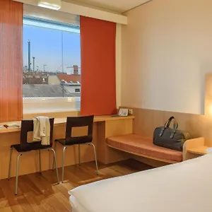 Ibis Messe Отель