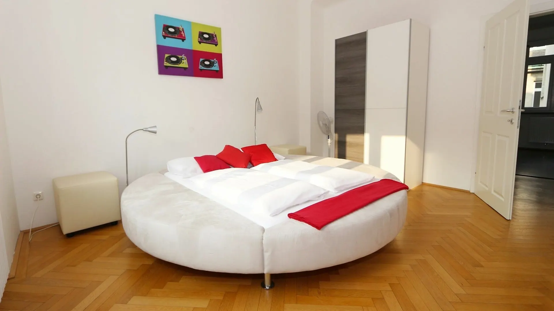 Puzzlehotel - Apartments Zentrum I Vienna 3*,